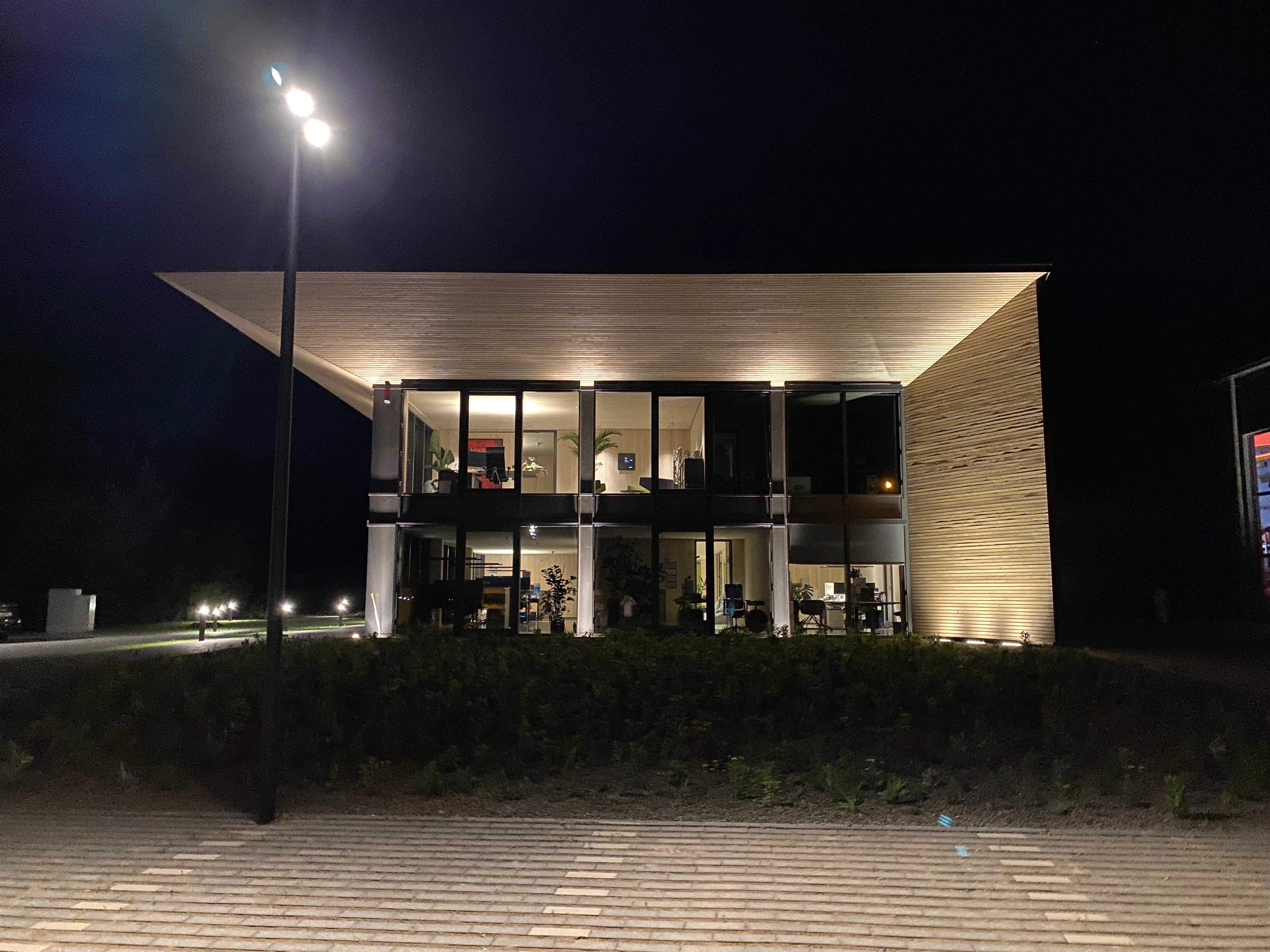 Gebäude bei Nacht